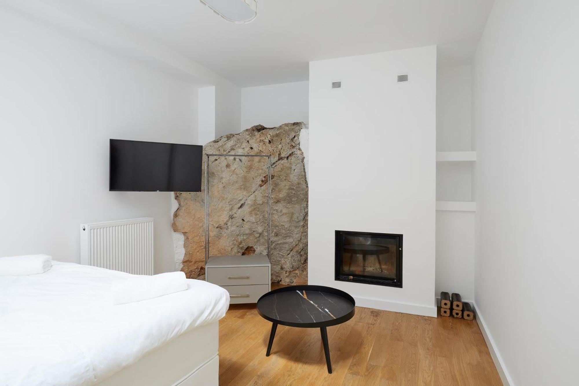 Clock Tower Arachova Suites Bagian luar foto